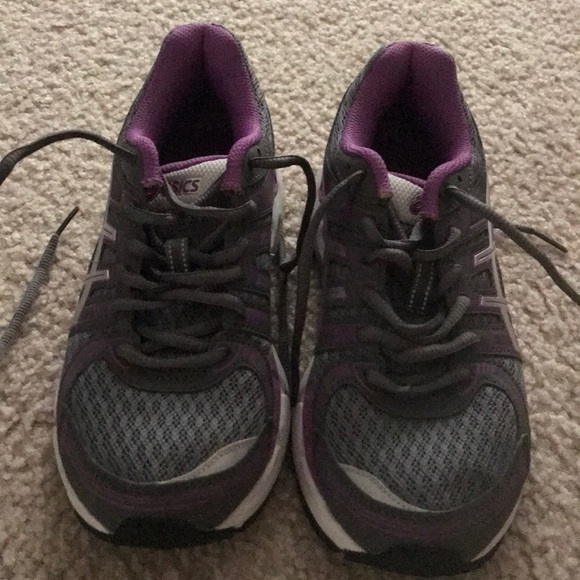 ASO Anastasia Steele Asics Gel Forte sneakers - Picture 3 of 11